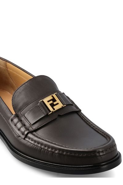 時尚男士 Fendi 黑色藤鞋可一蹴而就的隨性 Loafers