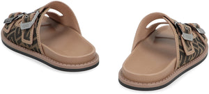 รอง sandal หนังสีน้ำตาลผู้ชาย สำหรับ SS24