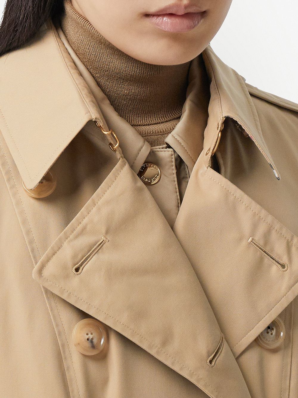 BURBERRY Classic Beige Trench Coat