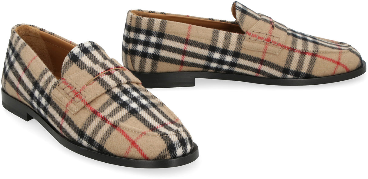 Giày Moccasin Nam Burberry Với Họa Tiết Kiểm Tra Màu Be