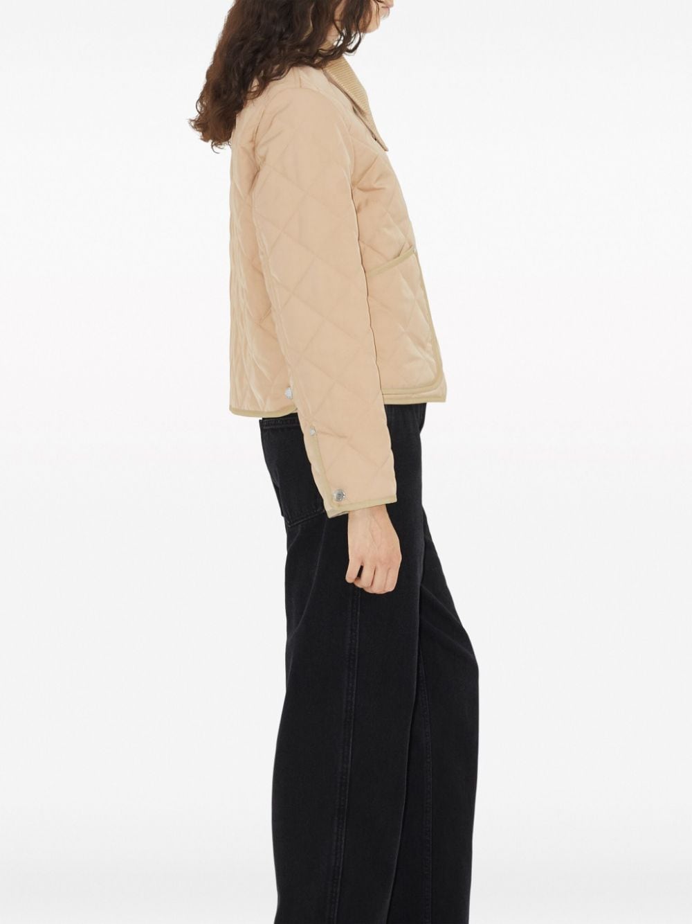 Áo khoác ngắn nữ phiên bản vá đắp màu be cho mùa xuân hè 24