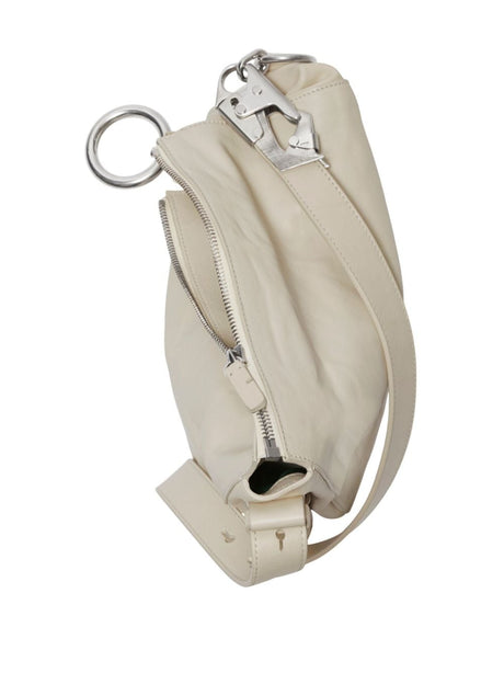 白色皮革慢跌式手提包，可調較肩帶和上拉鍊門鎖