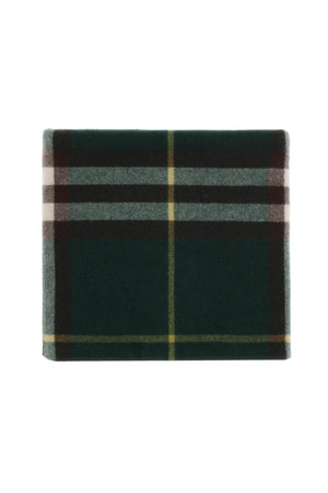 BURBERRY Luxurious Green Cashmere Neck Warmer - SS24 Collection