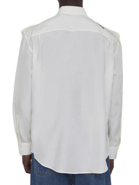قميص رجالي حريري أبيض برسم فارس لموسم SS24