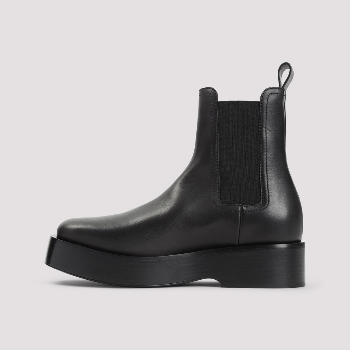 BOTTEGA VENETA Timeless Leather Chelsea Boots for Men