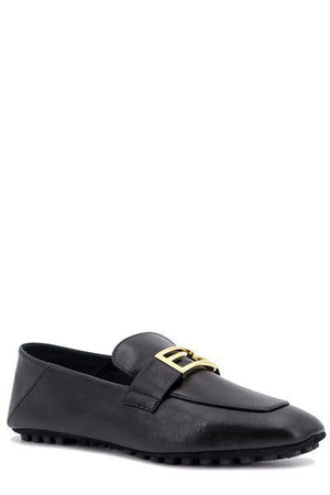 حذاء لوفر أنيق باللون الأسود للنساء من مجموعة ربيع وصيف 2024