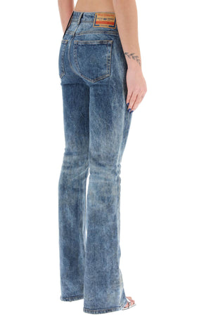 Quần Jean Bootcut được trang trí bằng tinh thể và khóa trang sức