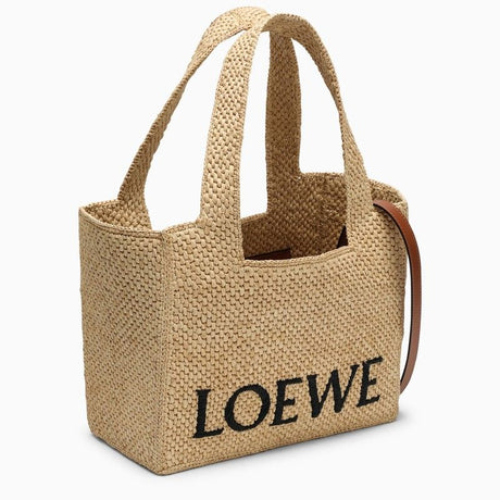 حقيبة كبيرة من LOEWE بتصميم أنيق من الجريد الطبيعي