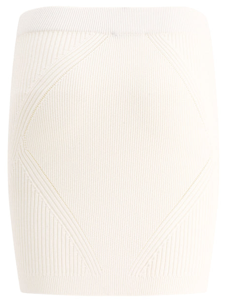 永恒的白色针织裙 - 2024 FW23 系列