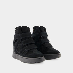 ISABEL MARANT Chic Urban Mini Sneakers in Sleek Black