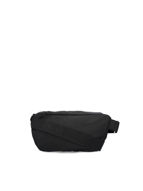 スリークな黒色ベルトバッグ - SS24 コレクション