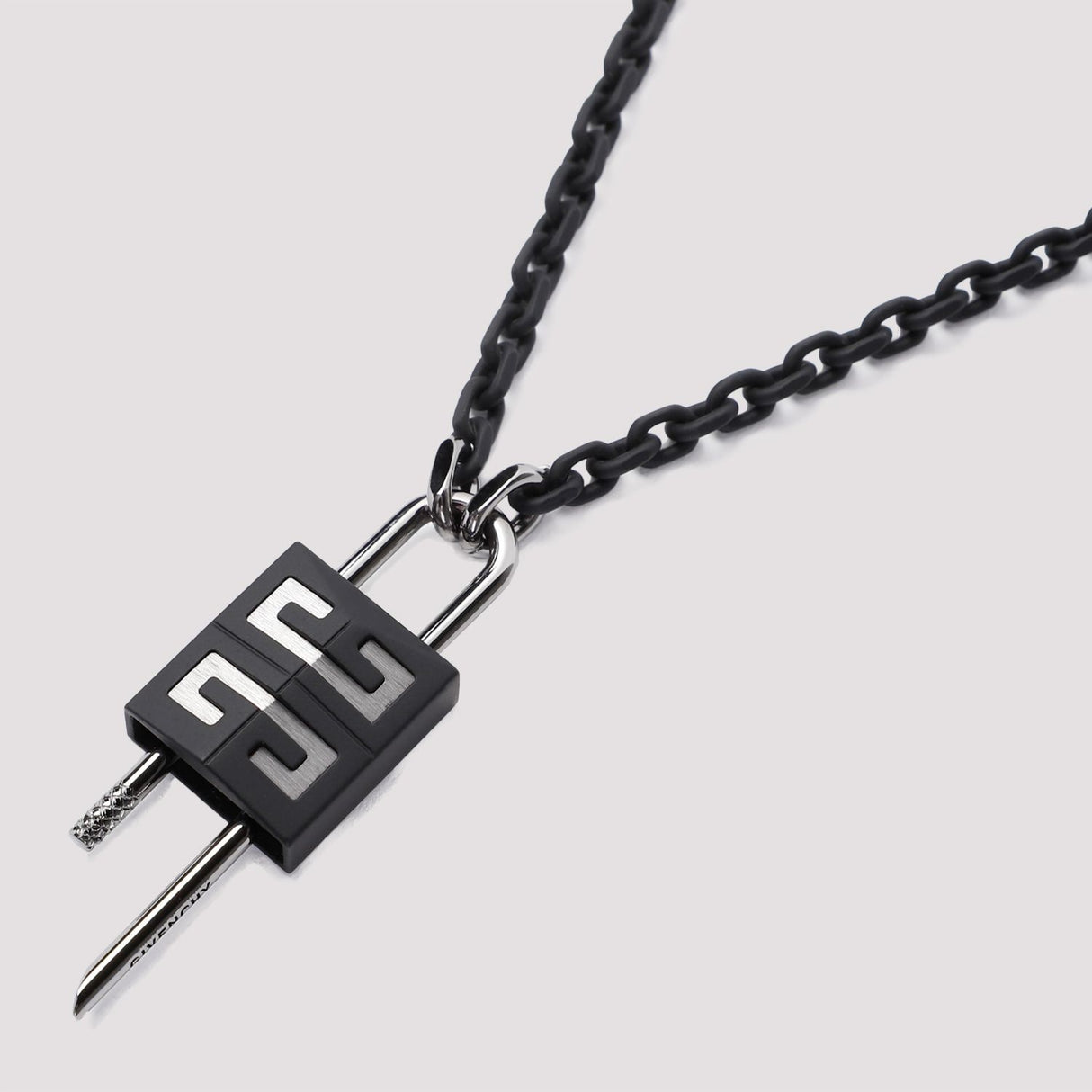 GIVENCHY SHORT NECKLACE