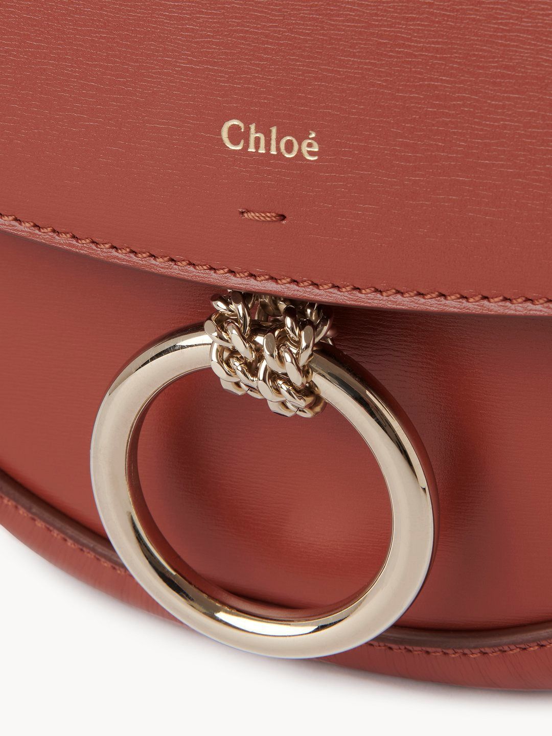 CHLOÉ Elevate Your Style with the FW23 Arlene Shoulder Handbag