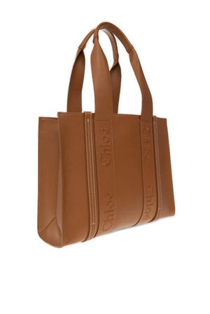 Medium Woody Tote Handbag - SS24コレクション、キャラメルカラー