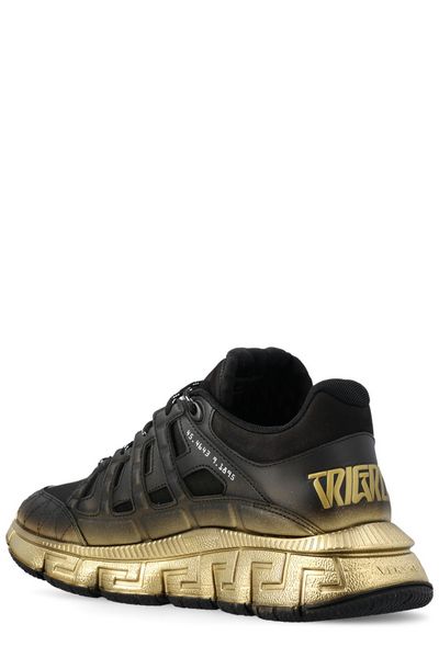 VERSACE Giày Sneakers Thấp Màu Đen Nam với Họa Tiết Hy Lạp và Dây Giày Hai Màu