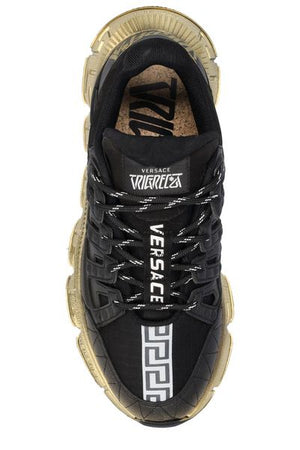 VERSACE Giày Sneakers Thấp Màu Đen Nam với Họa Tiết Hy Lạp và Dây Giày Hai Màu