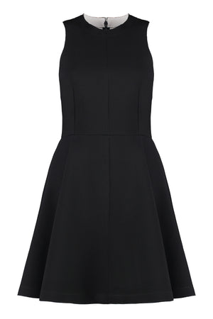 فستان أسود منفوش بتصميم مجعد ومطوي للنساء