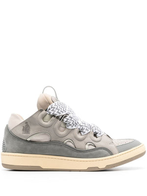灰色香奈儿男士皮鞋运动鞋 带网布条和品牌标牌