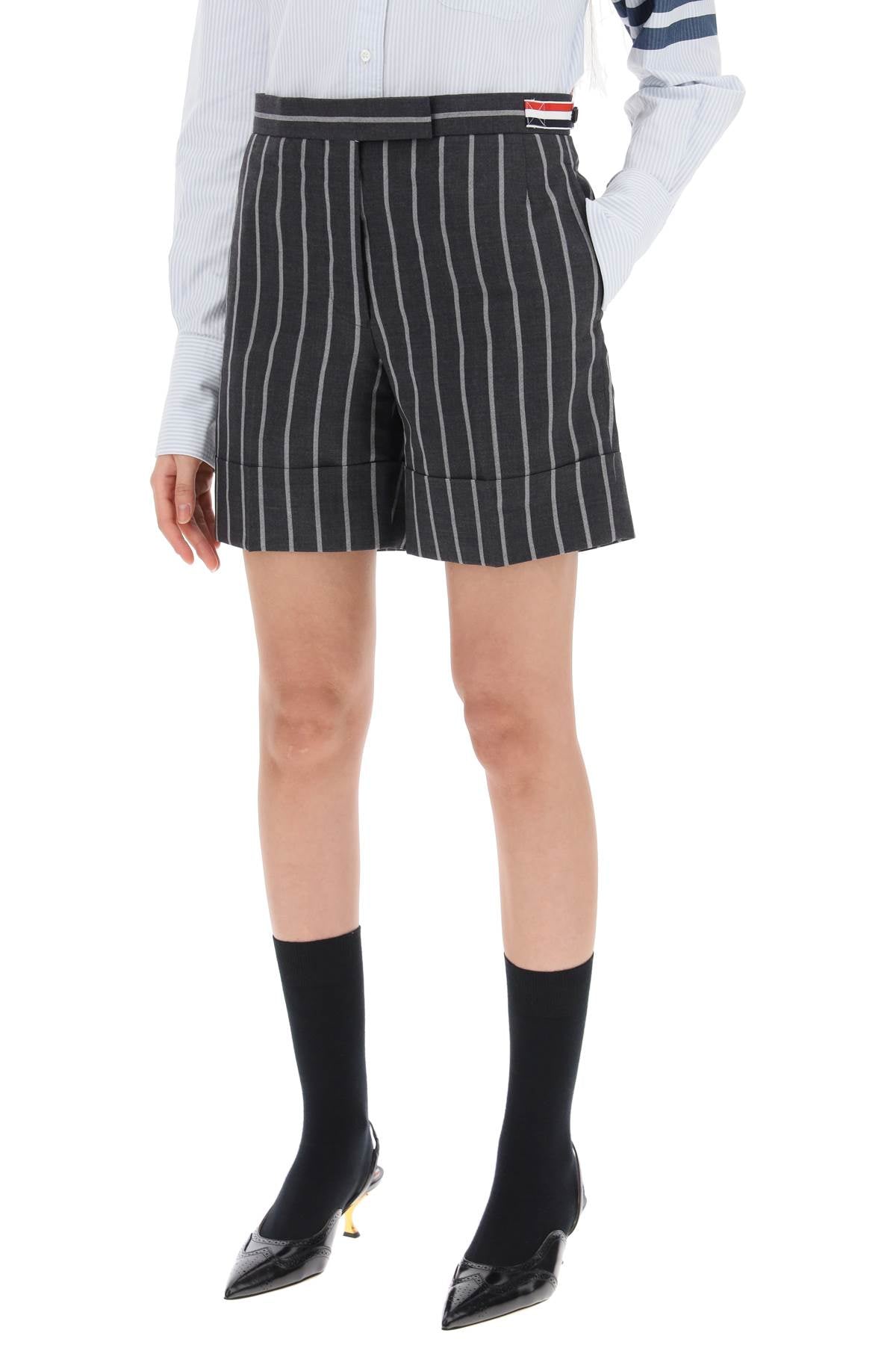 Quần short THOM BROWNE in Light Wool kẻ sọc với gấu lật lưu