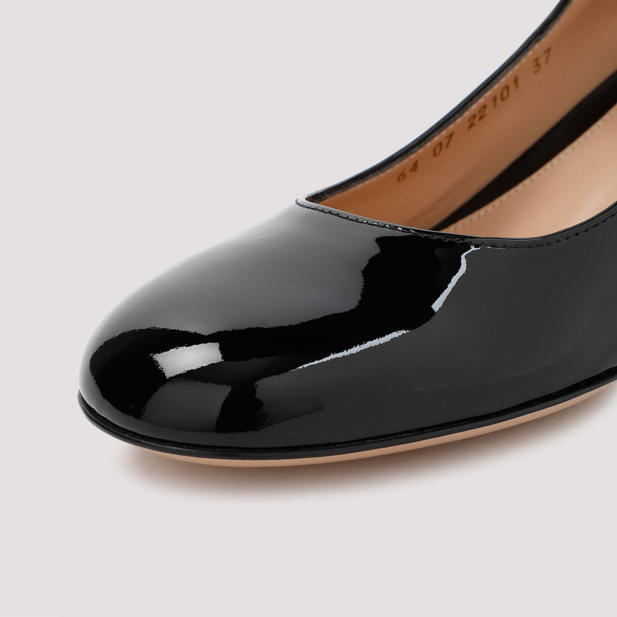 GIANVITO ROSSI Sleek and Sophisticated Black Mary Ribbon Pumps