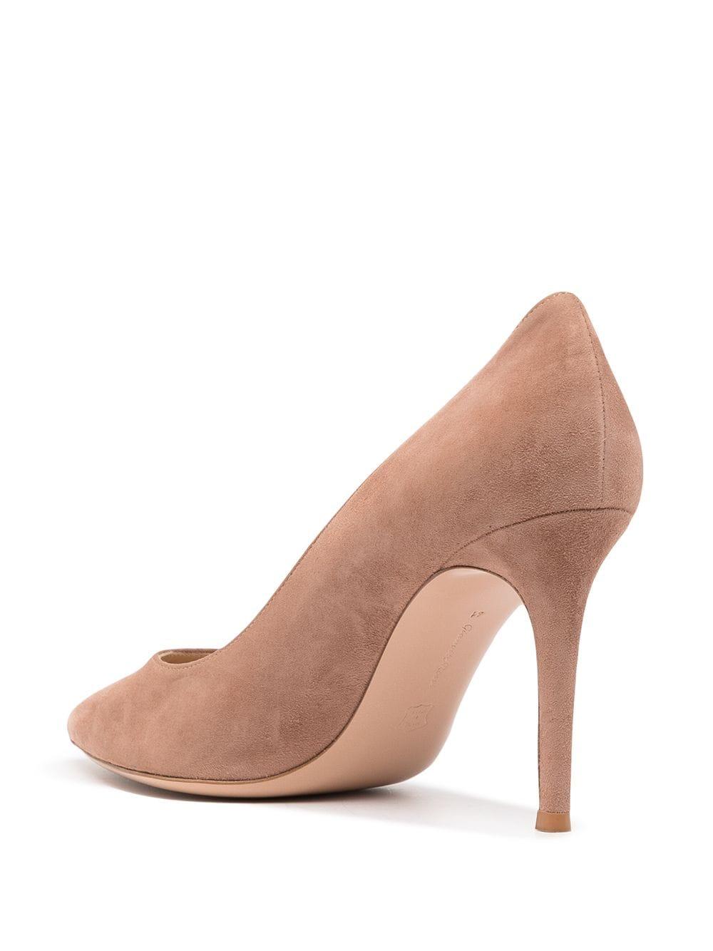 خ pumps برالين - مجموعة SS23