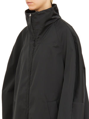 Áo khoác Parka màu đen với cổ cao và eo chun cho phụ nữ