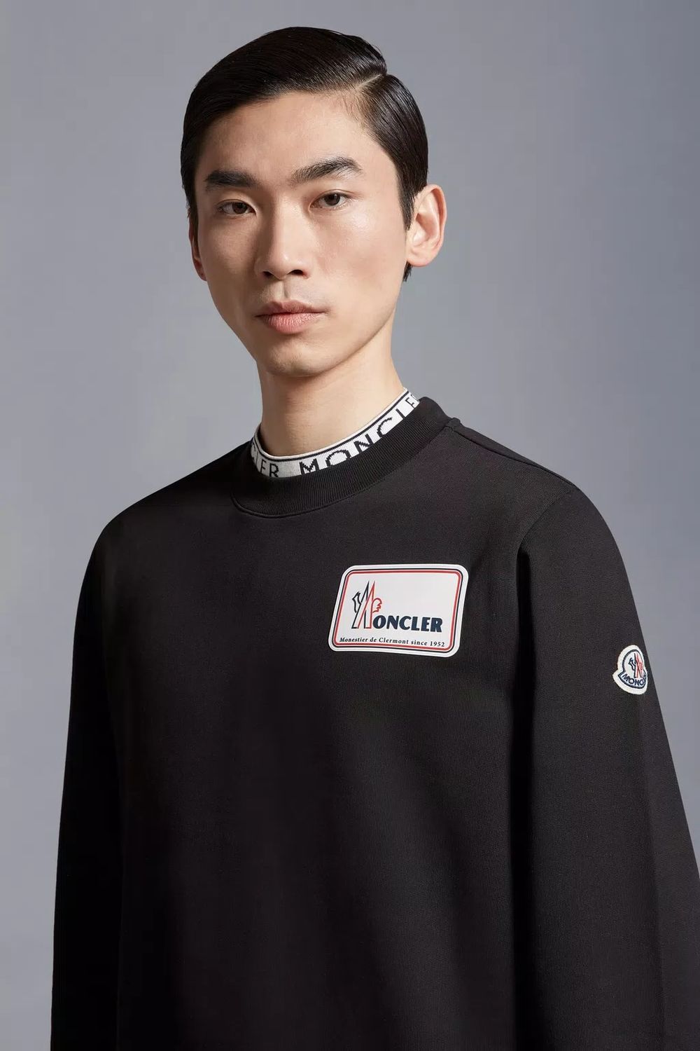 MONCLER Classic Crewneck Sweatshirt with Logoed Design - Black