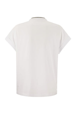 قميص قطن متمدد بياقة ثمينة للنساء - V-Neckline، ربطة معدنية، مشبك معدني خالي من النيكل