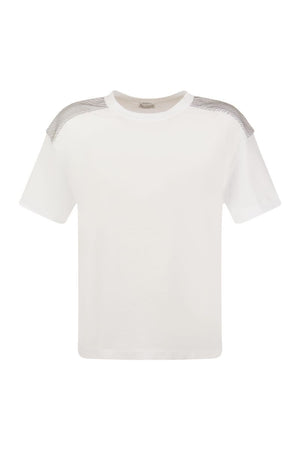 Áo T-Shirt Cotton Trắng Tinh Tế với Chi Tiết Vai Lấp Lánh - Bộ Sưu Tập SS23