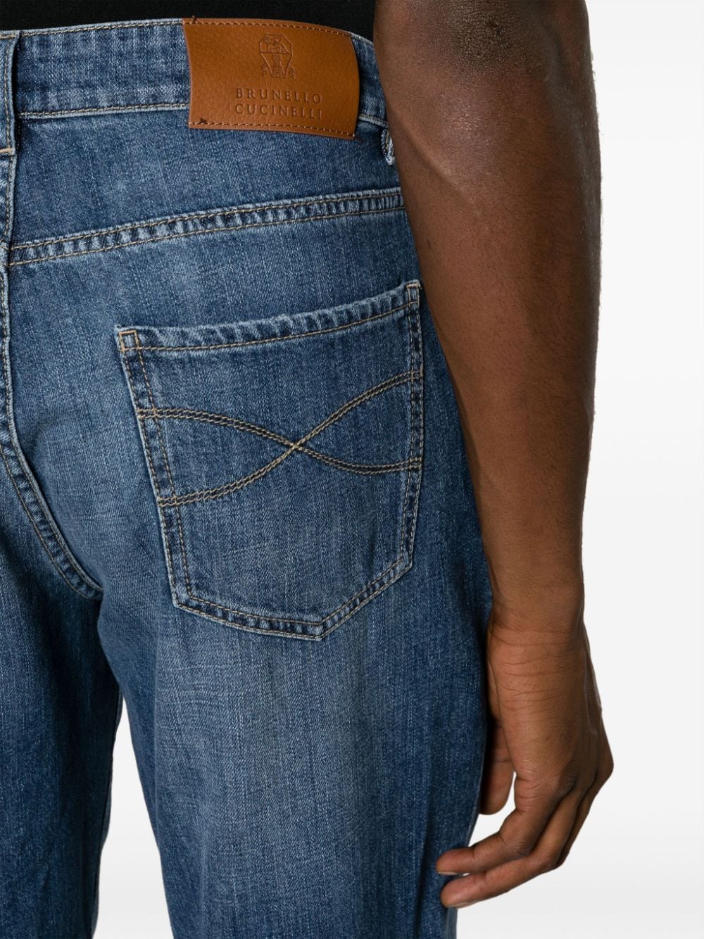 Quần jeans dáng truyền thống năm túi, nhẹ