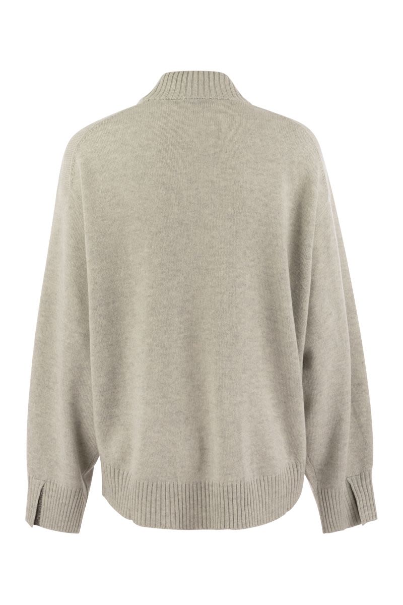 BRUNELLO CUCINELLI Elegant Cashmere Turtleneck Sweater with Shimmering Cuff Accents