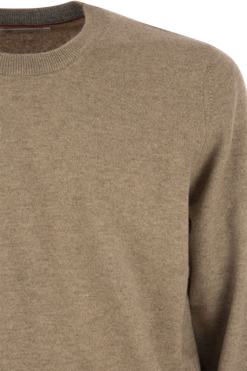 Áo len nam Hazeltnut cổ tròn 100% cashmere - Bộ sưu tập 2024