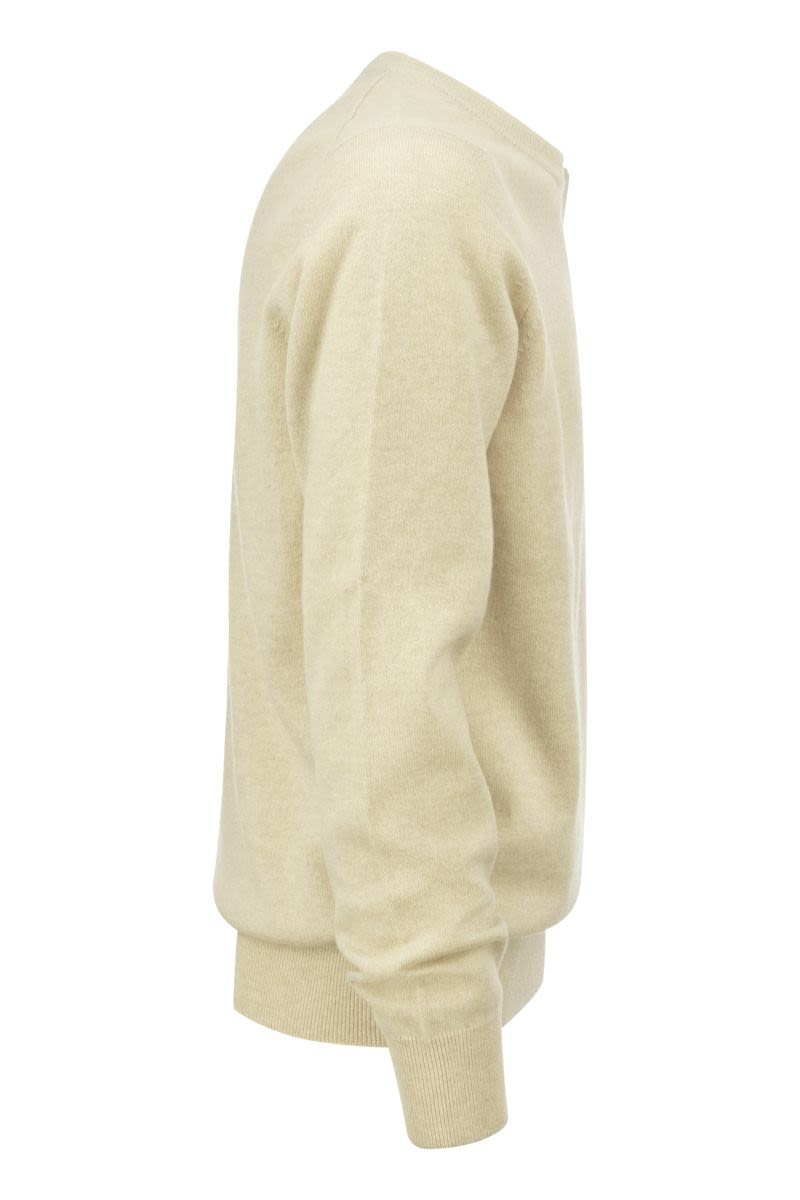 Áo len nam Hazeltnut cổ tròn 100% cashmere - Bộ sưu tập 2024