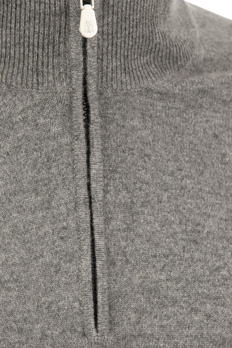 BRUNELLO CUCINELLI Luxurious Cashmere Turtleneck Sweater with Timeless Style