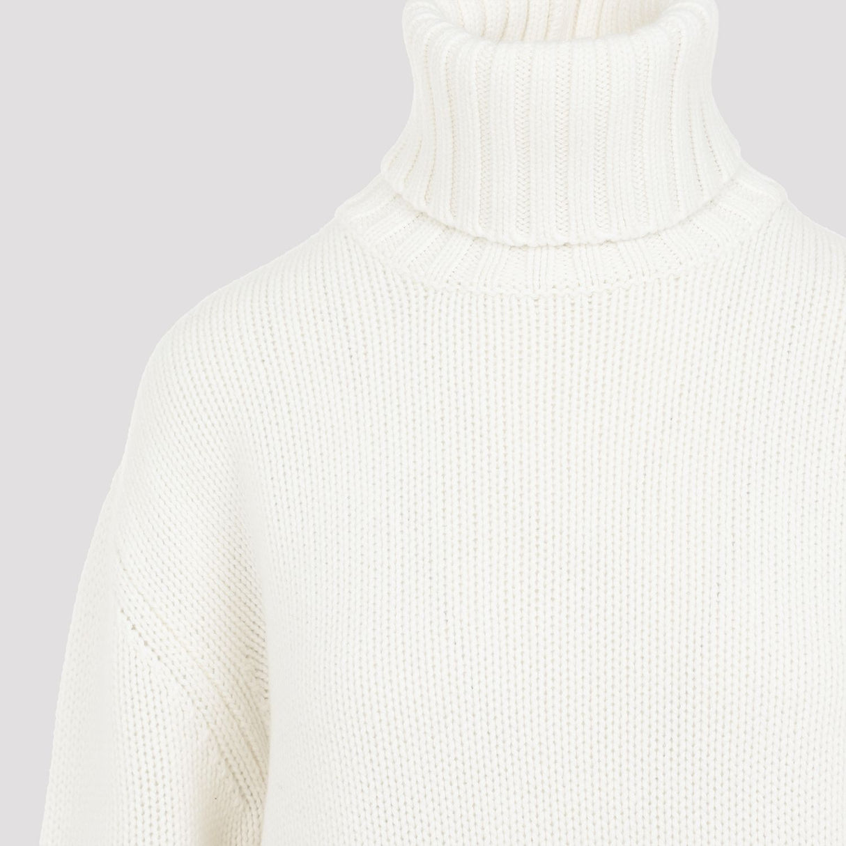 FABIANA FILIPPI Luxurious Winter White Wool-Blend Turtleneck Sweater