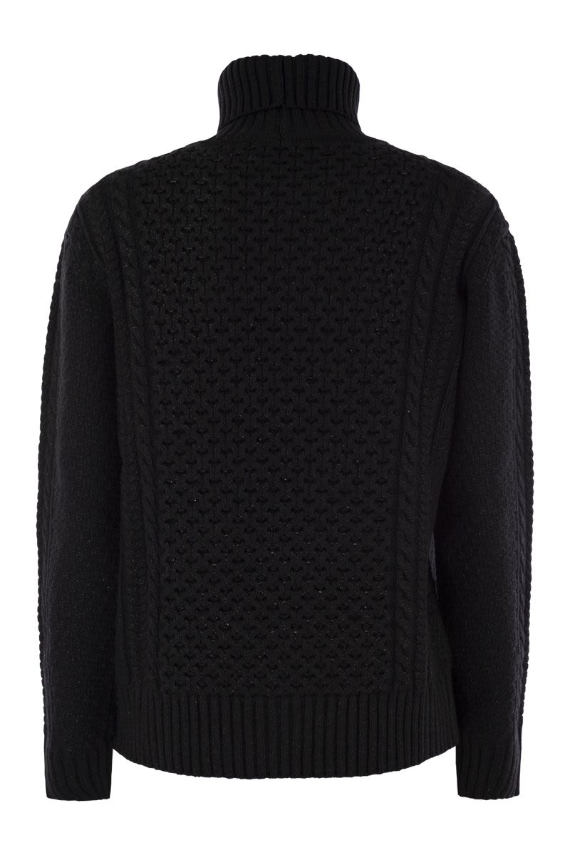 FABIANA FILIPPI Luxurious Turtleneck Sweater with Exclusive Textured Design