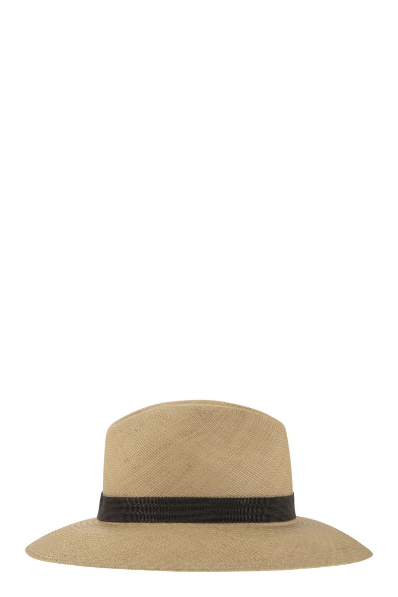 قبعة قش أنيقة مزينة بشريط من اللؤلؤ البراق للنساء موسم صيف 2024