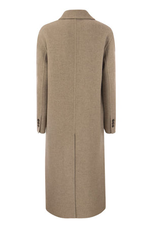 女性外套：双排扣经典棕色羊绒外套
