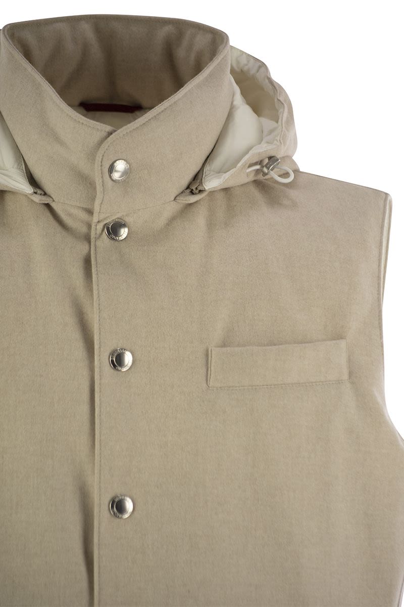 BRUNELLO CUCINELLI Elegant Sleeveless Down Vest with Detachable Hood