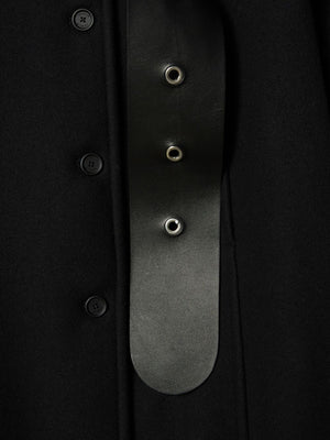女性用ウールブレンドベルト付きブラックコート|FW23コレクション