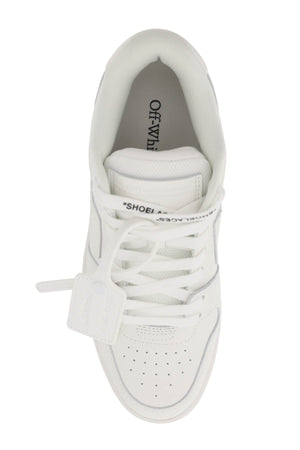 أحذية رياضية بألوان جلد بيضاء للنساء