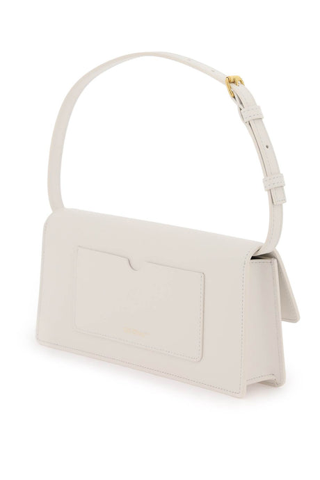  حقيبة جلدية باللون الأبيض - إغلاق بقطعتين, حزام قابل للتعديل, جيوب خارجية وداخلية, شعار وأجهزة من الذهبي - مجموعة SS24
