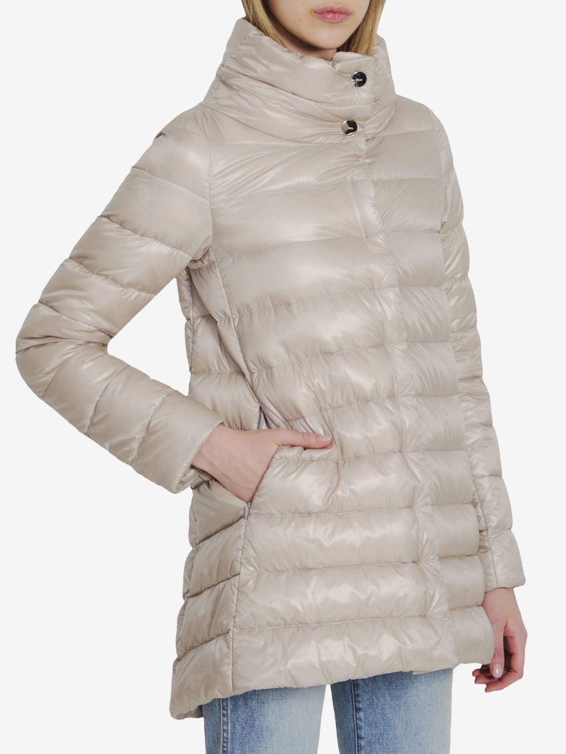 HERNO Elegant Quilted Down Jacket in Putty