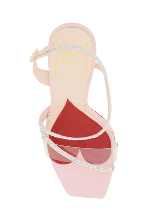 粉红色皮革水晶高跟鞋，具有心形细节