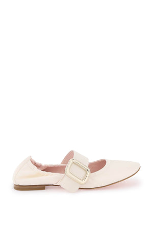 經典白色真皮貝蕾娜平底鞋 - 適合FW23的完美選擇！