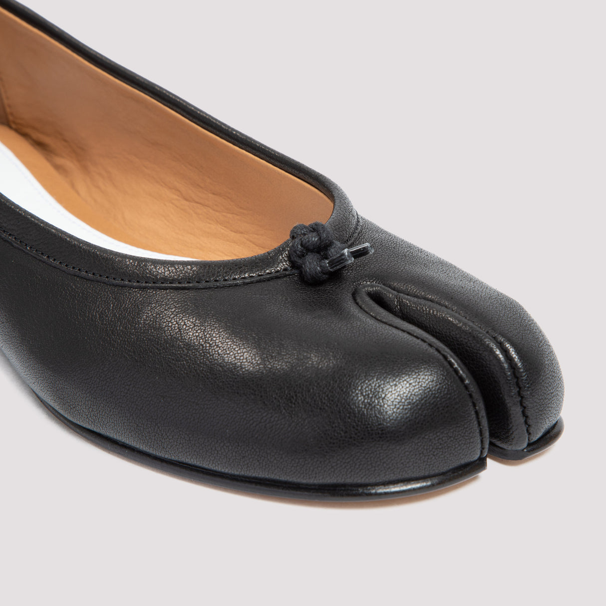 MAISON MARGIELA Black Leather Ballerina Flats for Women - FW23