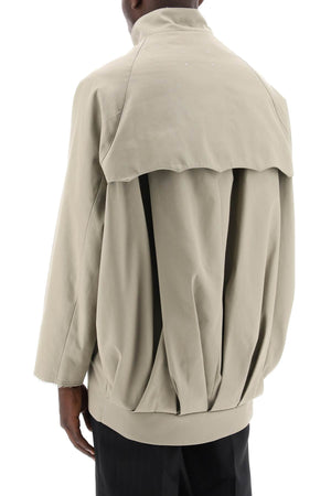 男士沙色風衣外套，獨特細節設計