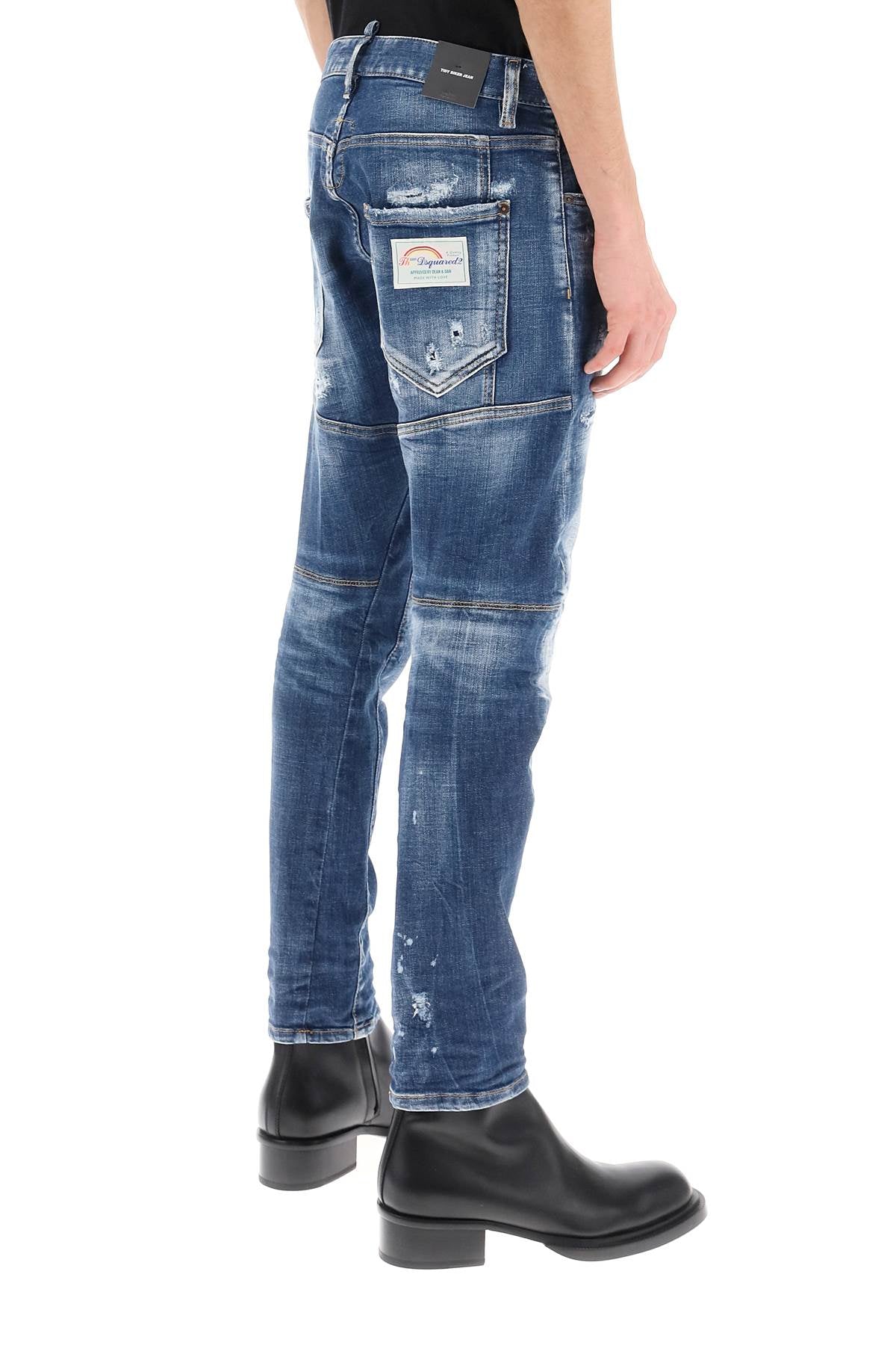 جينز الرجال بوسط متوسط ​​أزرق اللون مع إصلاحات ومنديل لسلاسل في موضة الصيف 24