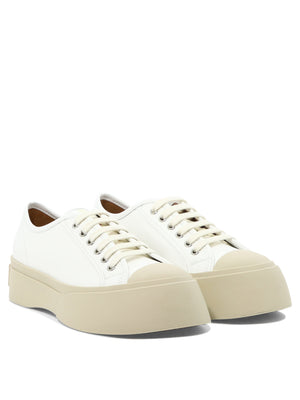 حذاء سنيكرز نسا؈ي جلدي أبيض - مجموعة خريف وشتاء 24