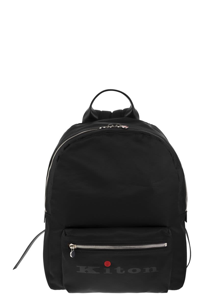حقيبة ظهر سوداء مع شعار - حقيبة بولي أميد للرجال لربيع وصيف 24
